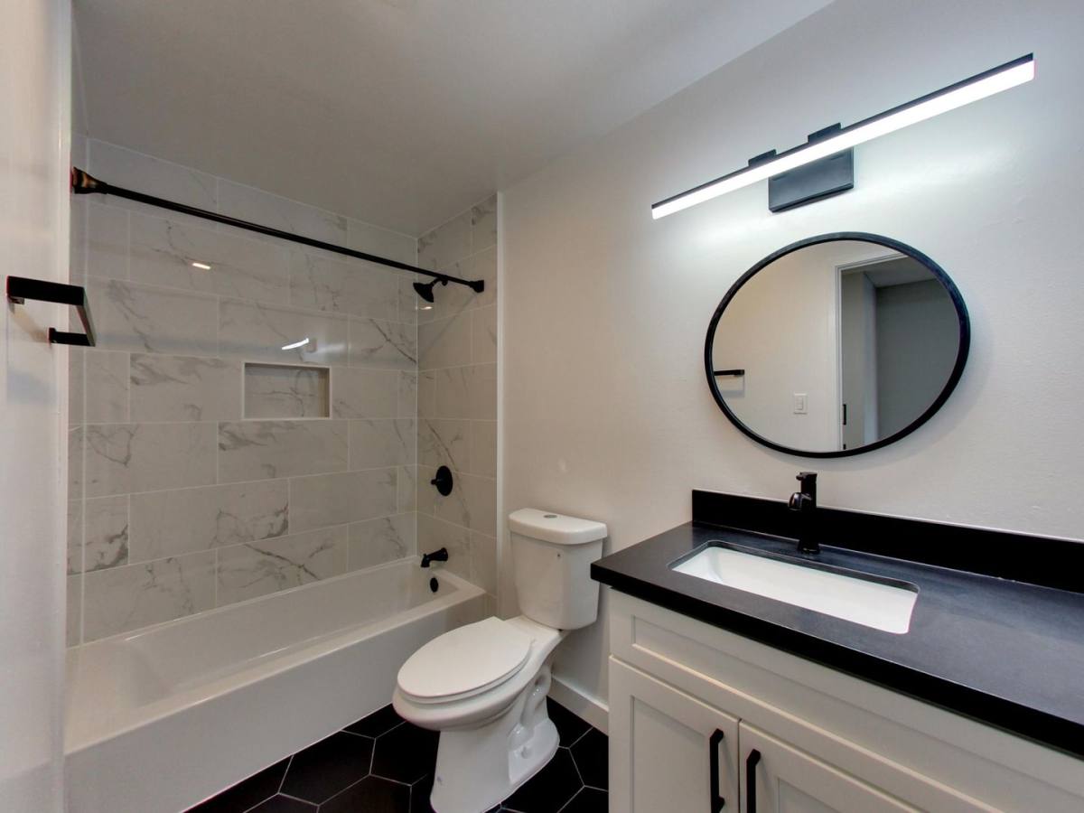 Apartment for rent at 14400 E 14th St, San Leandro, CA 94578