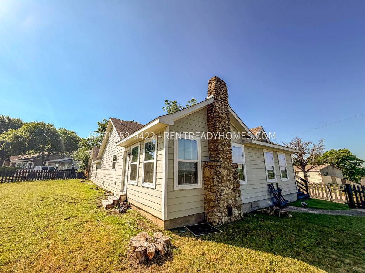 House for rent at 2117 Christine Ave, Fort Worth, TX 76105