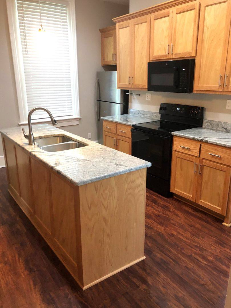 House for rent at 806 N Broadway, Leavenworth, KS 66048