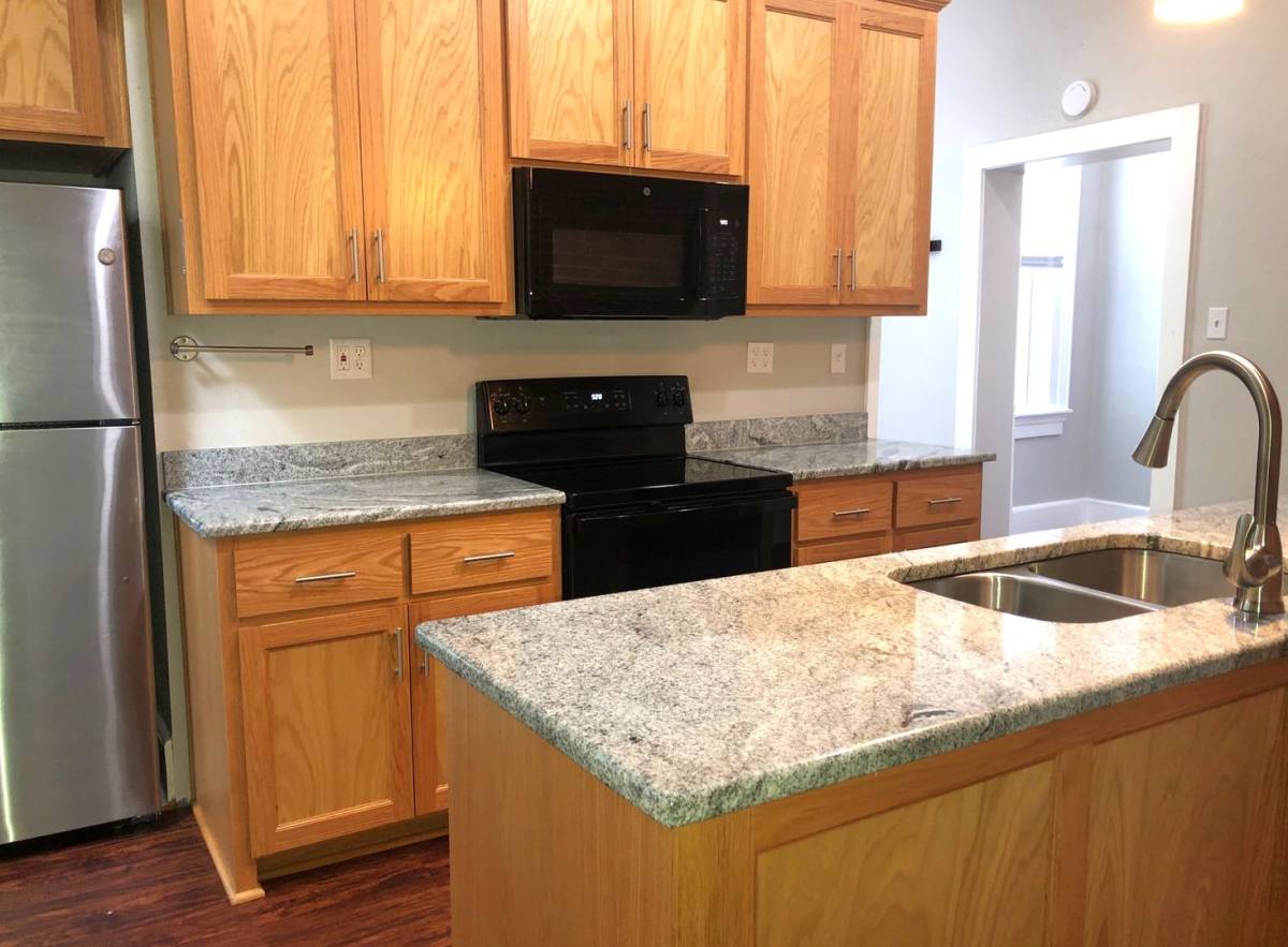 House for rent at 806 N Broadway, Leavenworth, KS 66048