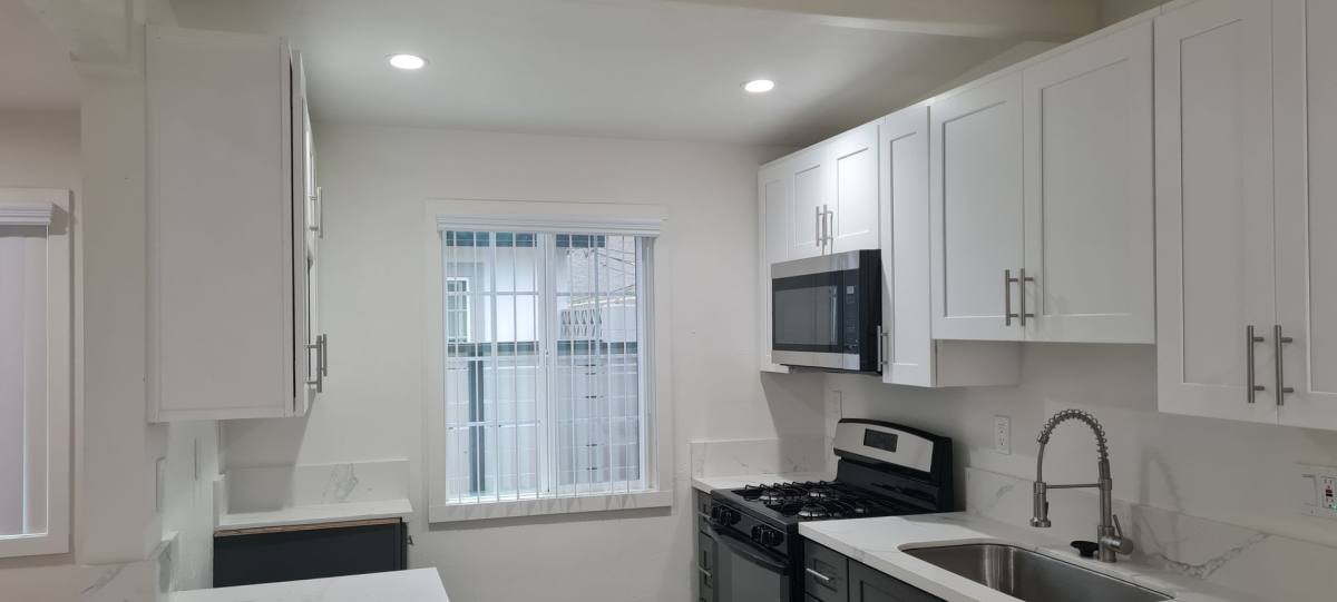 Apartment for rent at 1439 W Almond Ave, Orange, CA 92868