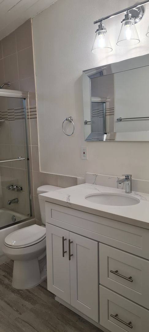 Apartment for rent at 1439 W Almond Ave, Orange, CA 92868