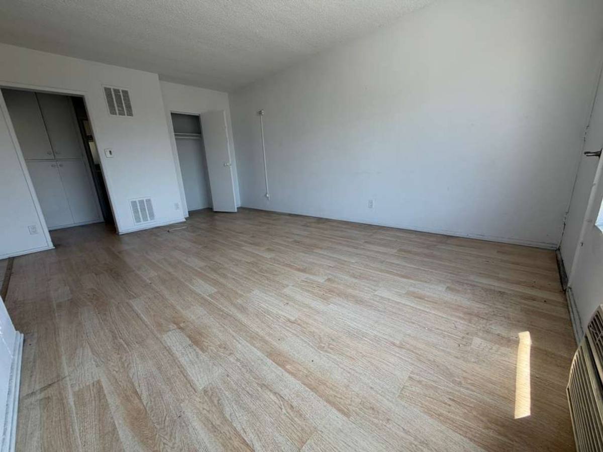 Apartment for rent at 1308 N Poinsettia Place, Los Angeles, CA 90046