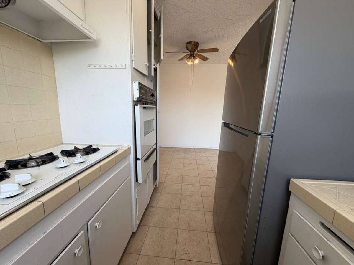 Apartment for rent at 1308 N Poinsettia Place, Los Angeles, CA 90046