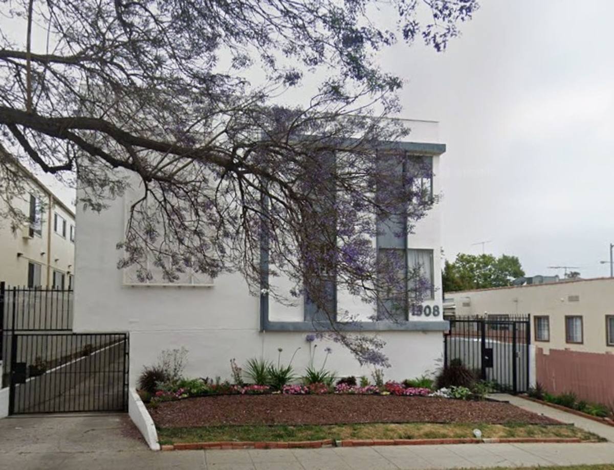Apartment for rent at 1308 N Poinsettia Place, Los Angeles, CA 90046