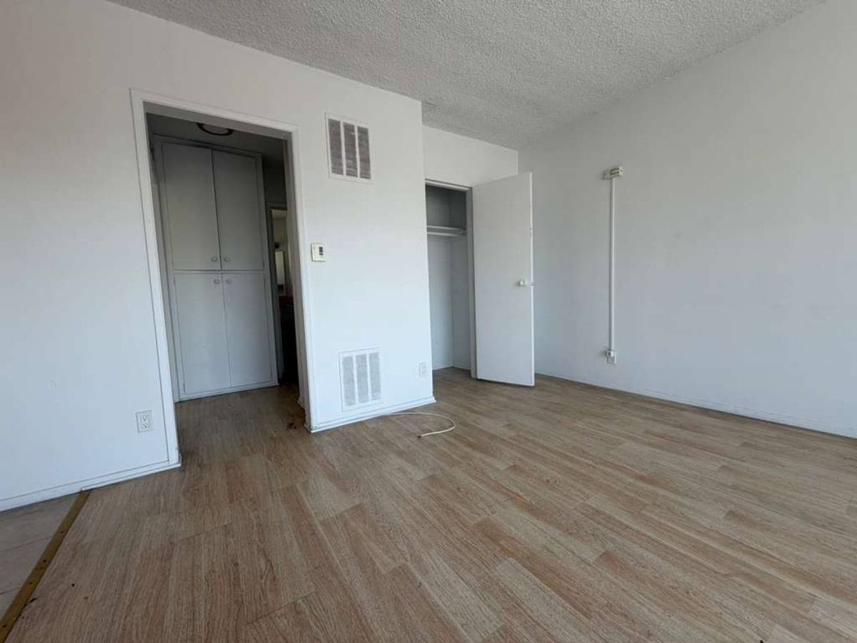 Apartment for rent at 1308 N Poinsettia Place, Los Angeles, CA 90046
