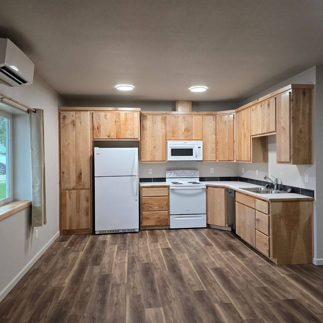 Apartment for rent at 103 S Main St, Drain, OR 97435