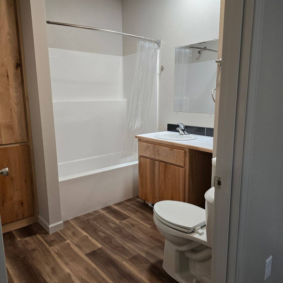 Apartment for rent at 103 S Main St, Drain, OR 97435