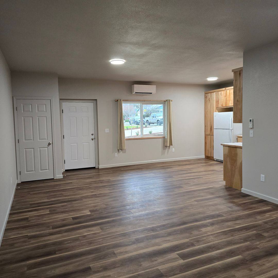 Apartment for rent at 103 S Main St, Drain, OR 97435