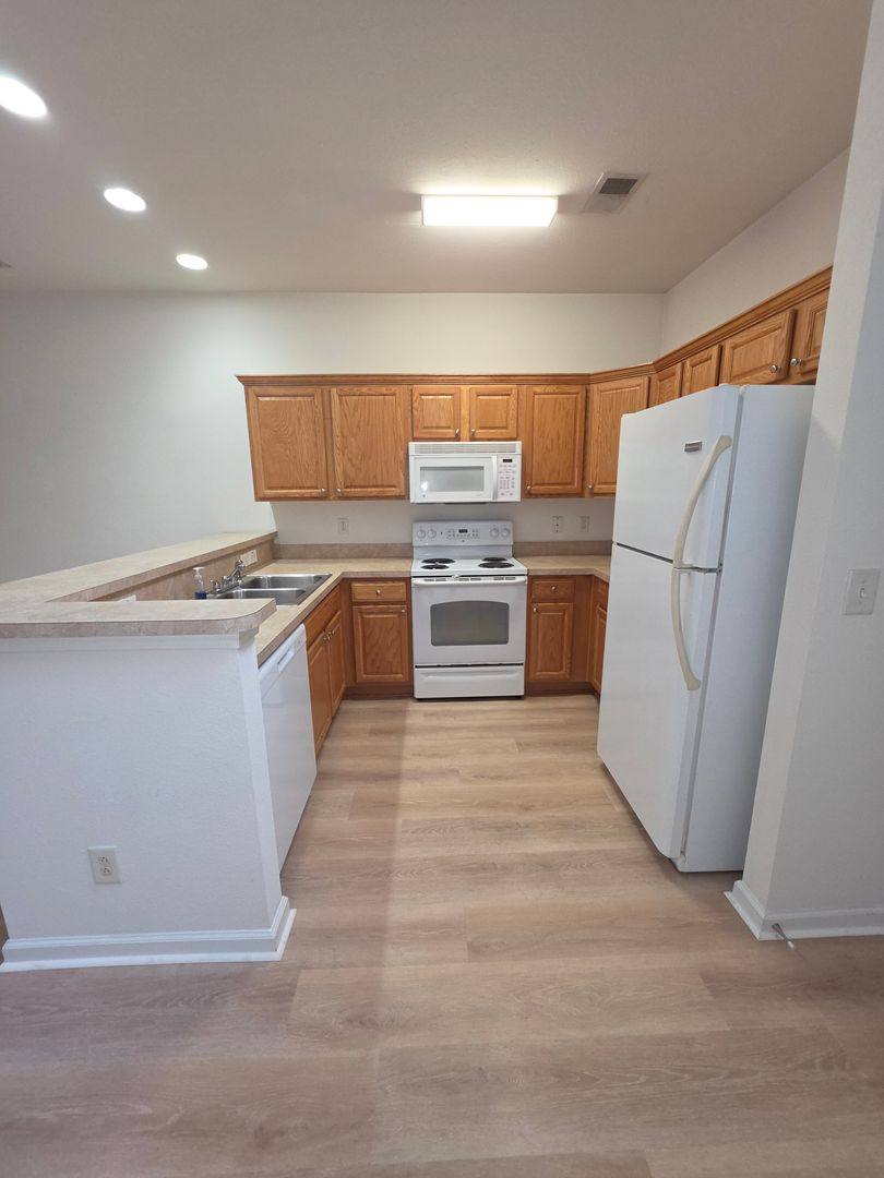Townhouse for rent at 151-C Chenoa Dr, Murrells Inlet, SC 29576