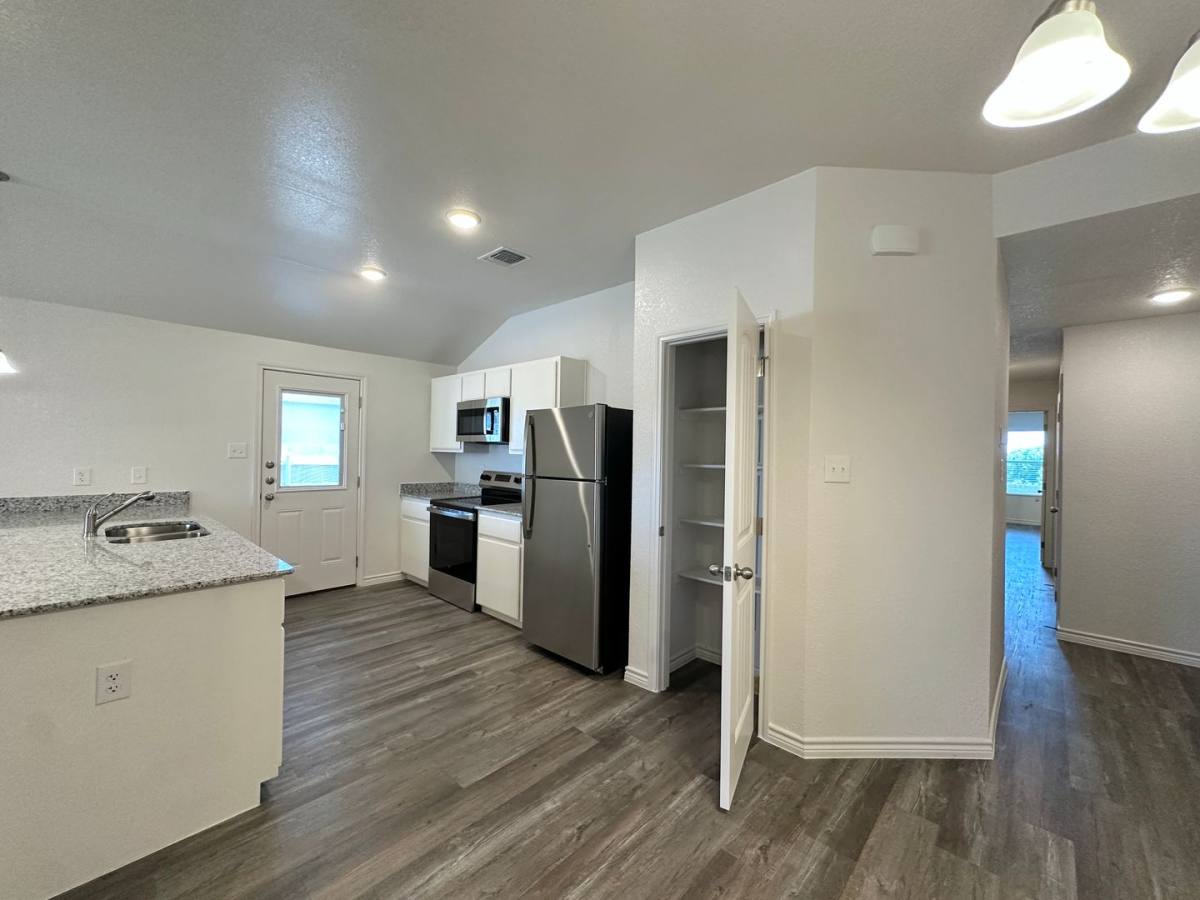 Townhouse for rent at 306 B Dolphin Dr, Temple, TX 76501