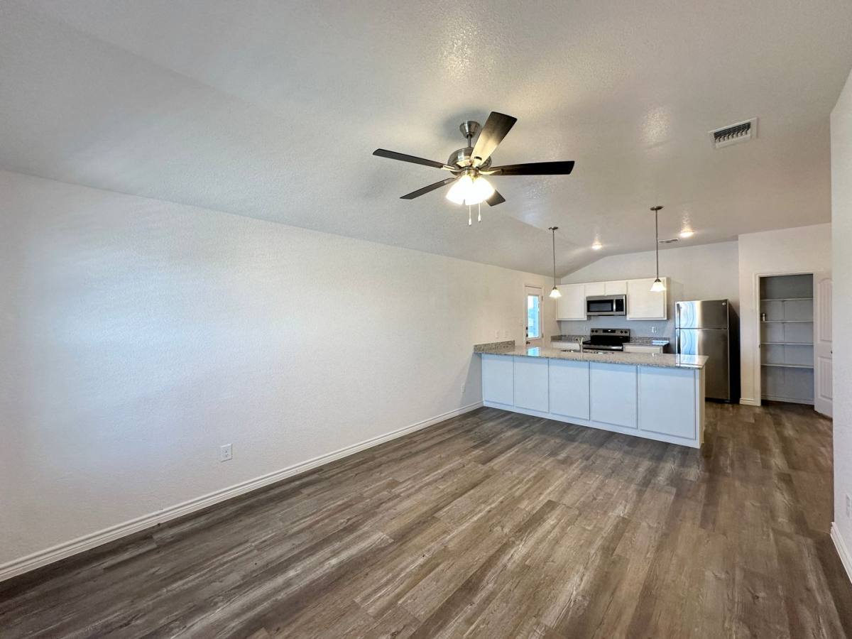 Townhouse for rent at 306 B Dolphin Dr, Temple, TX 76501