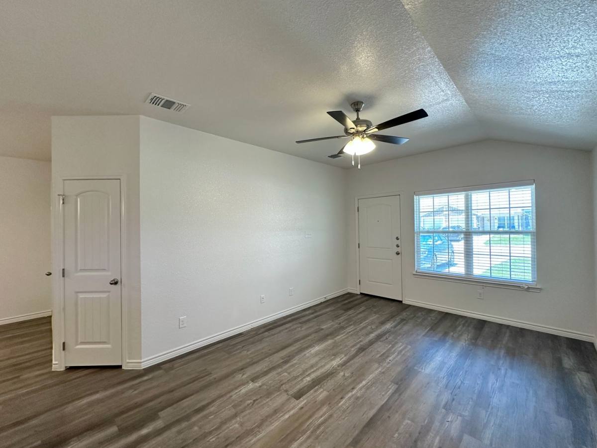 Townhouse for rent at 306 B Dolphin Dr, Temple, TX 76501