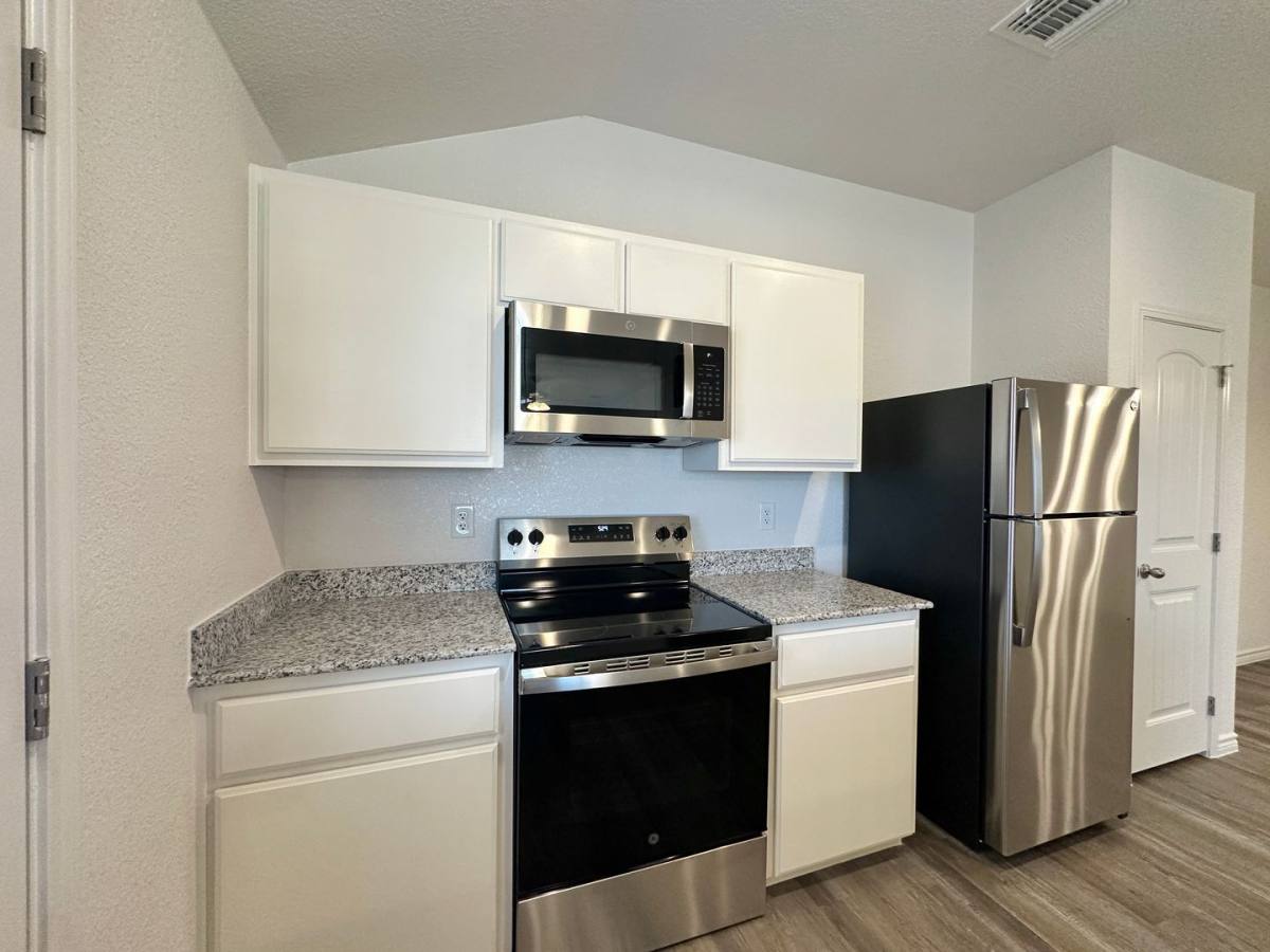 Townhouse for rent at 306 B Dolphin Dr, Temple, TX 76501