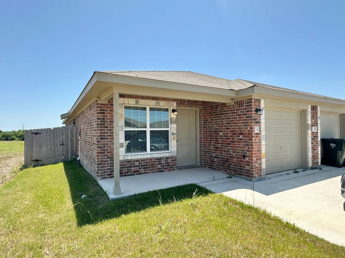 Townhouse for rent at 306 B Dolphin Dr, Temple, TX 76501
