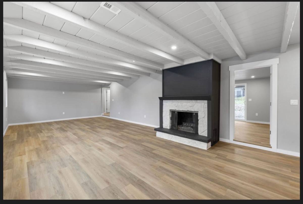 Apartment for rent at 6208 Dark Hollow Rd, Medford, OR 97501