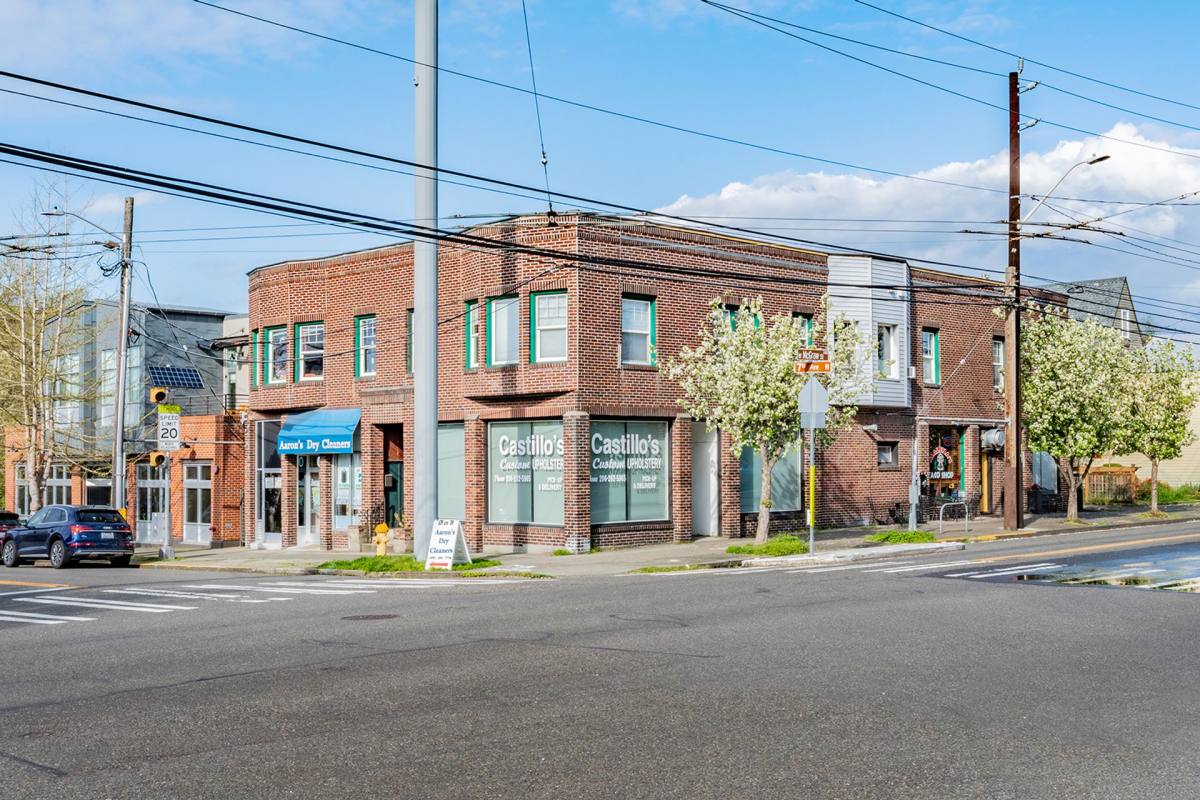 Apartment for rent at 2402 7th Ave W, Seattle, WA 98119