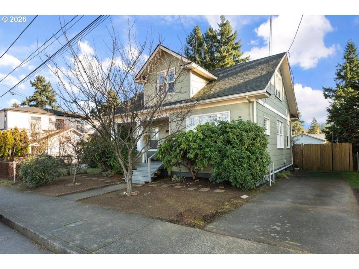 Condo for rent at 6059 NE Willow, Portland, OR 97213