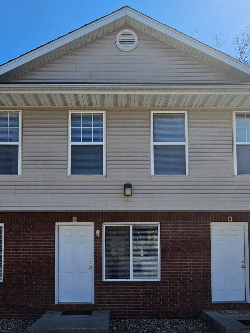 Townhouse for rent at 504 5th St, Coralville, IA 52241