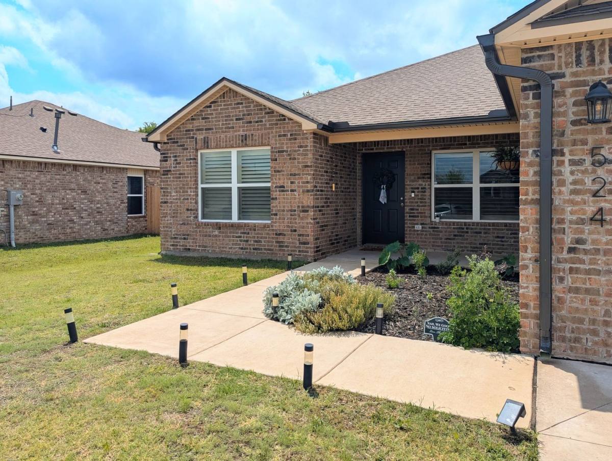 House for rent at 524 SE 7th Place, Newcastle, OK 73065