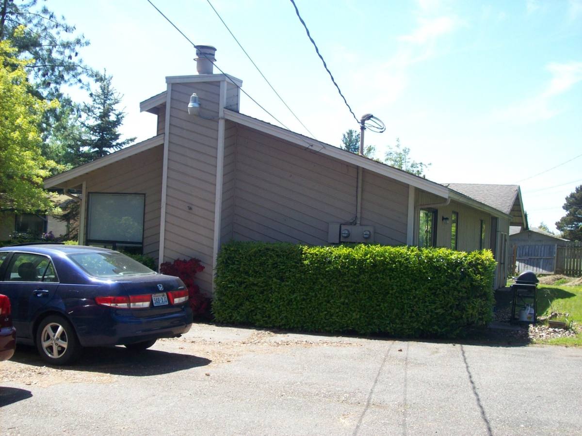 Apartment for rent at 2531 Superior St, Bellingham, WA 98226