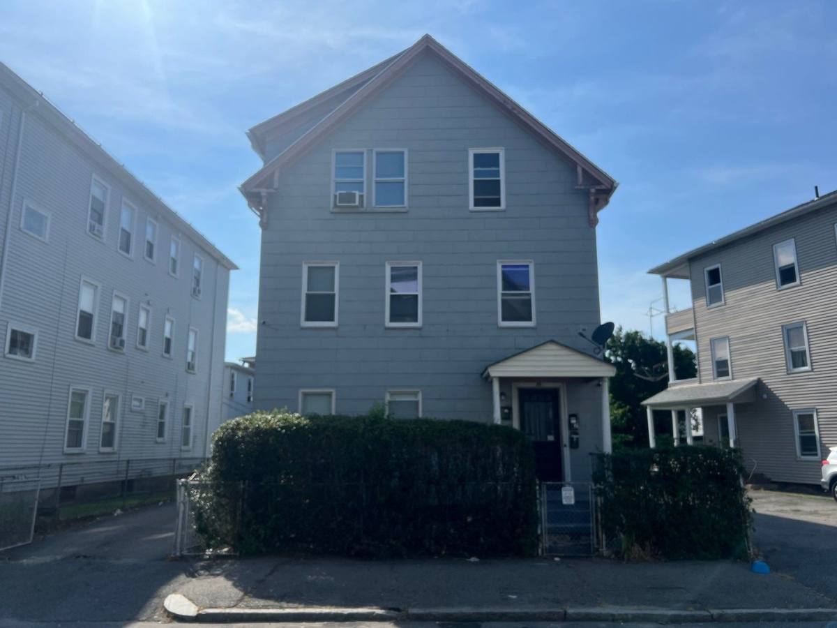 Apartment for rent at 20 Perry Ave, Worcester, MA 01610