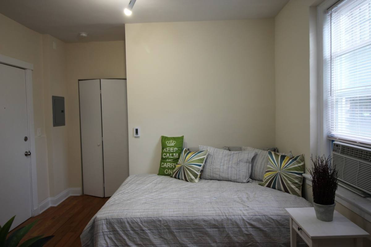 Apartment for rent at 1210 W Granville, Chicago, IL 60660