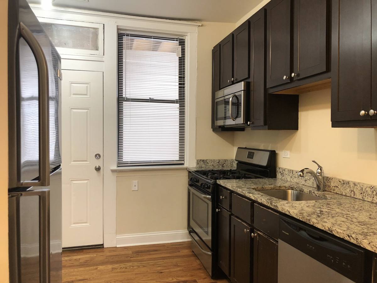 Apartment for rent at 1301 W Columbia Ave, Chicago, IL 60626