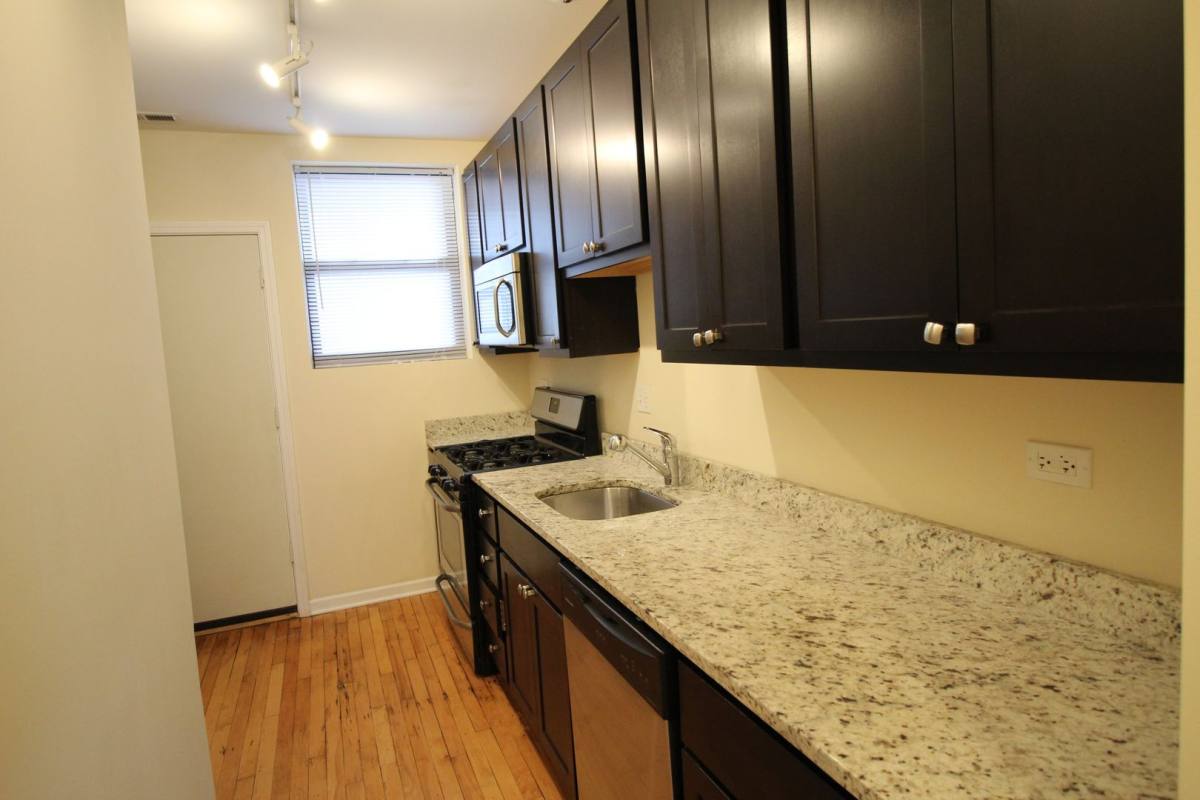 Apartment for rent at 3001 W Lawrence, Chicago, IL 60625
