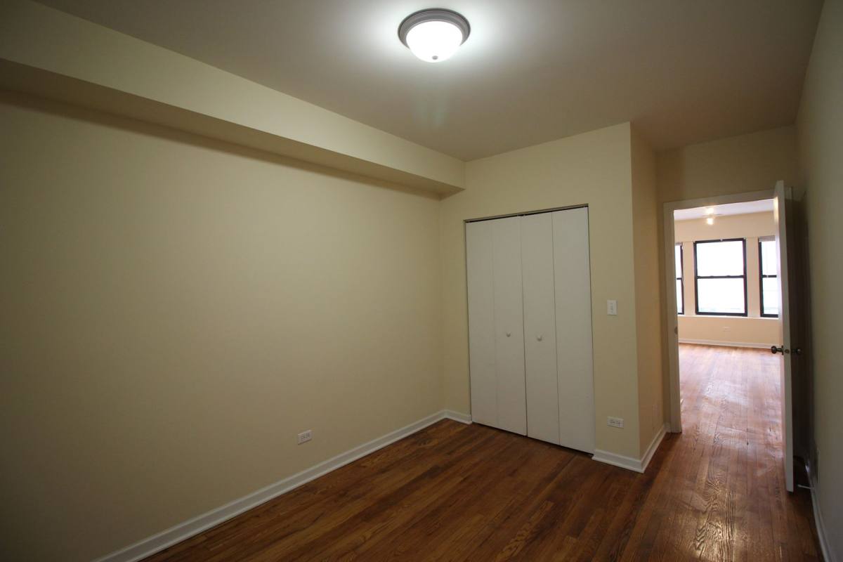 Apartment for rent at 3001 W Lawrence, Chicago, IL 60625
