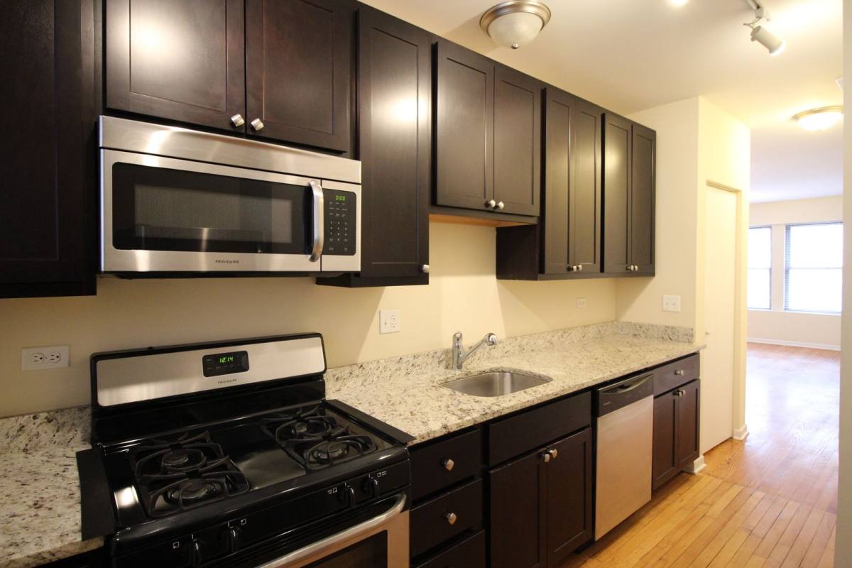Apartment for rent at 3001 W Lawrence, Chicago, IL 60625