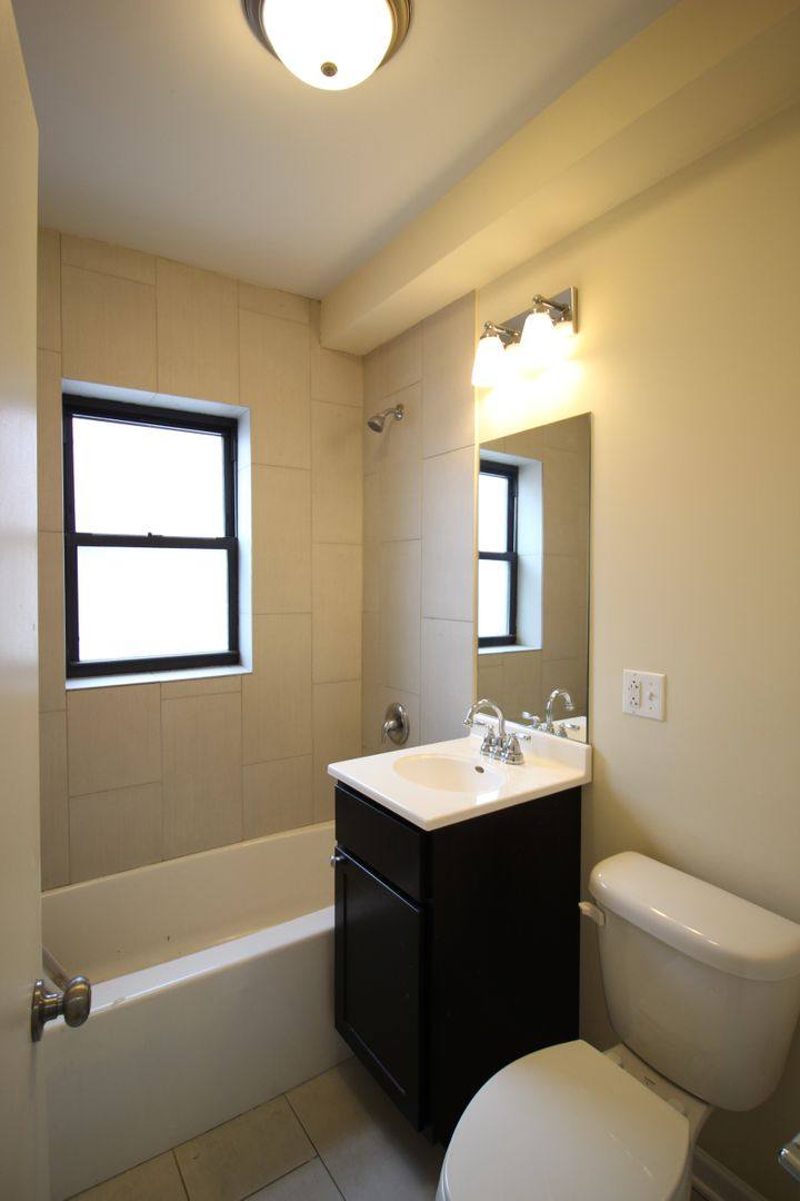 Apartment for rent at 3001 W Lawrence, Chicago, IL 60625