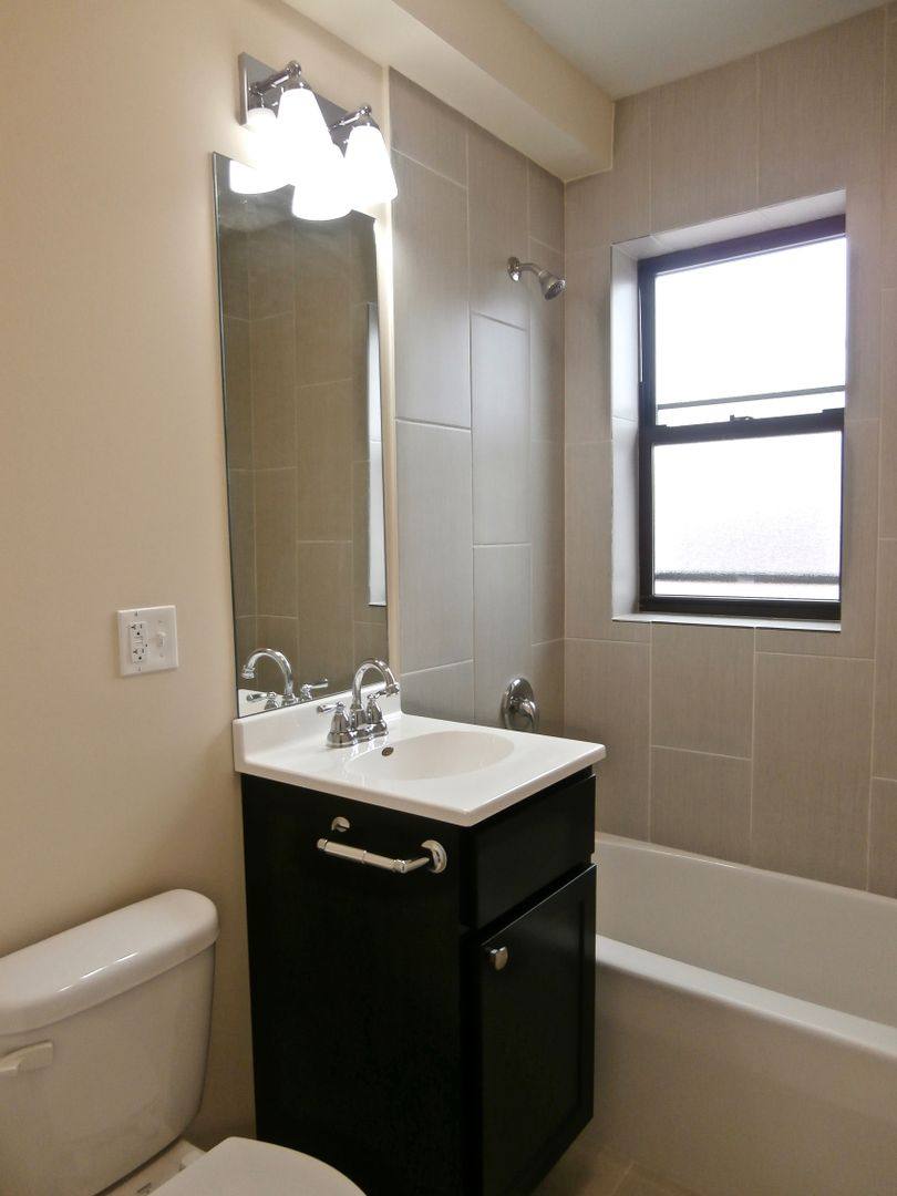 Apartment for rent at 3119 W Lawrence Ave, Chicago, IL 60625