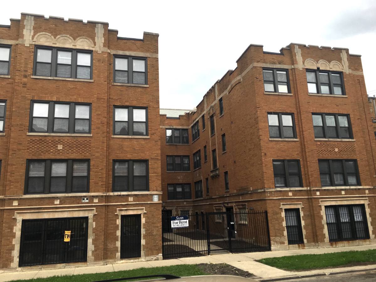 Apartment for rent at 3119 W Lawrence Ave, Chicago, IL 60625