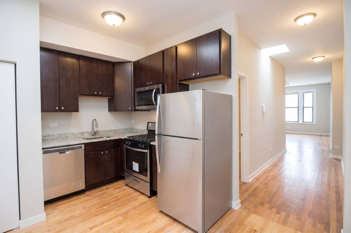 Apartment for rent at 4200-08 N Milwaukee Ave 4948-52 Berteau, Chicago, IL 60641