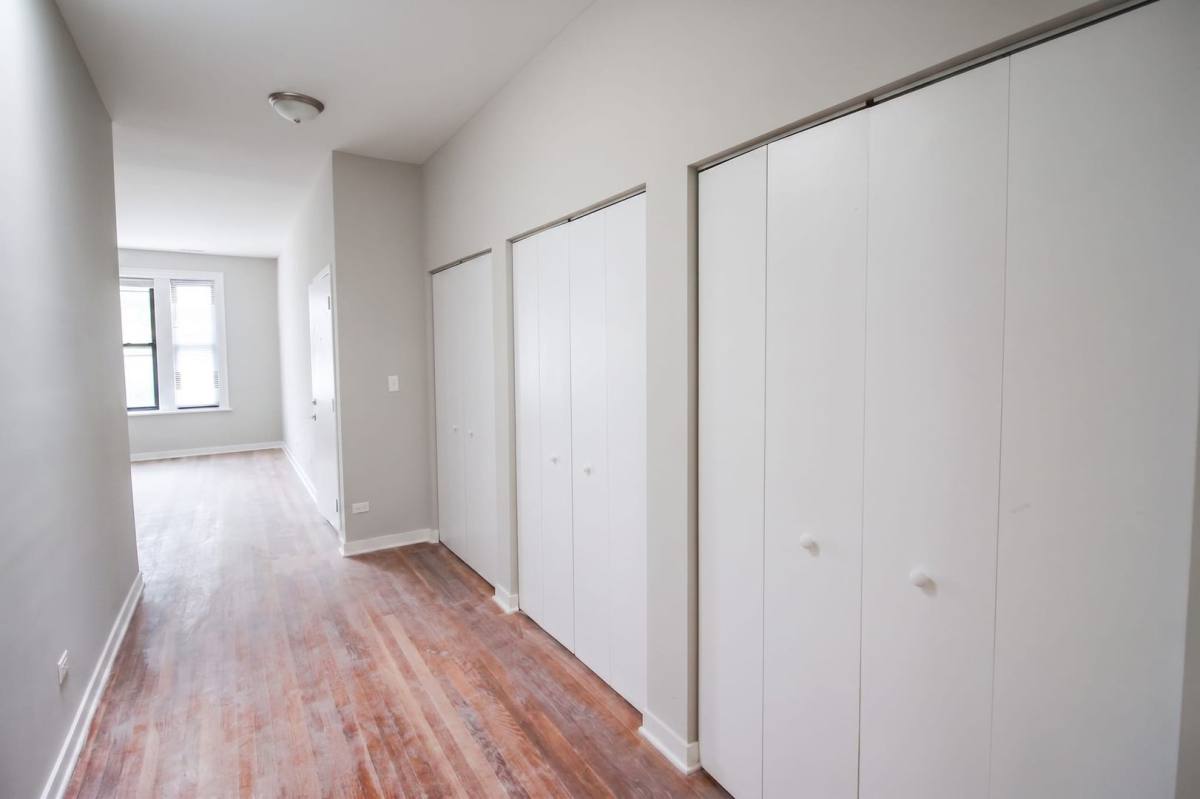 Apartment for rent at 4200-08 N Milwaukee Ave 4948-52 Berteau, Chicago, IL 60641