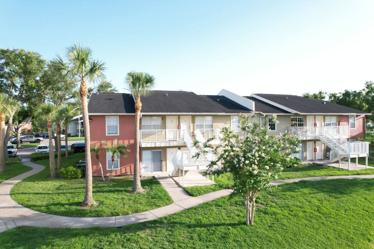 Condo for rent at 220 Lake Parsons Green, Brandon, FL 33511