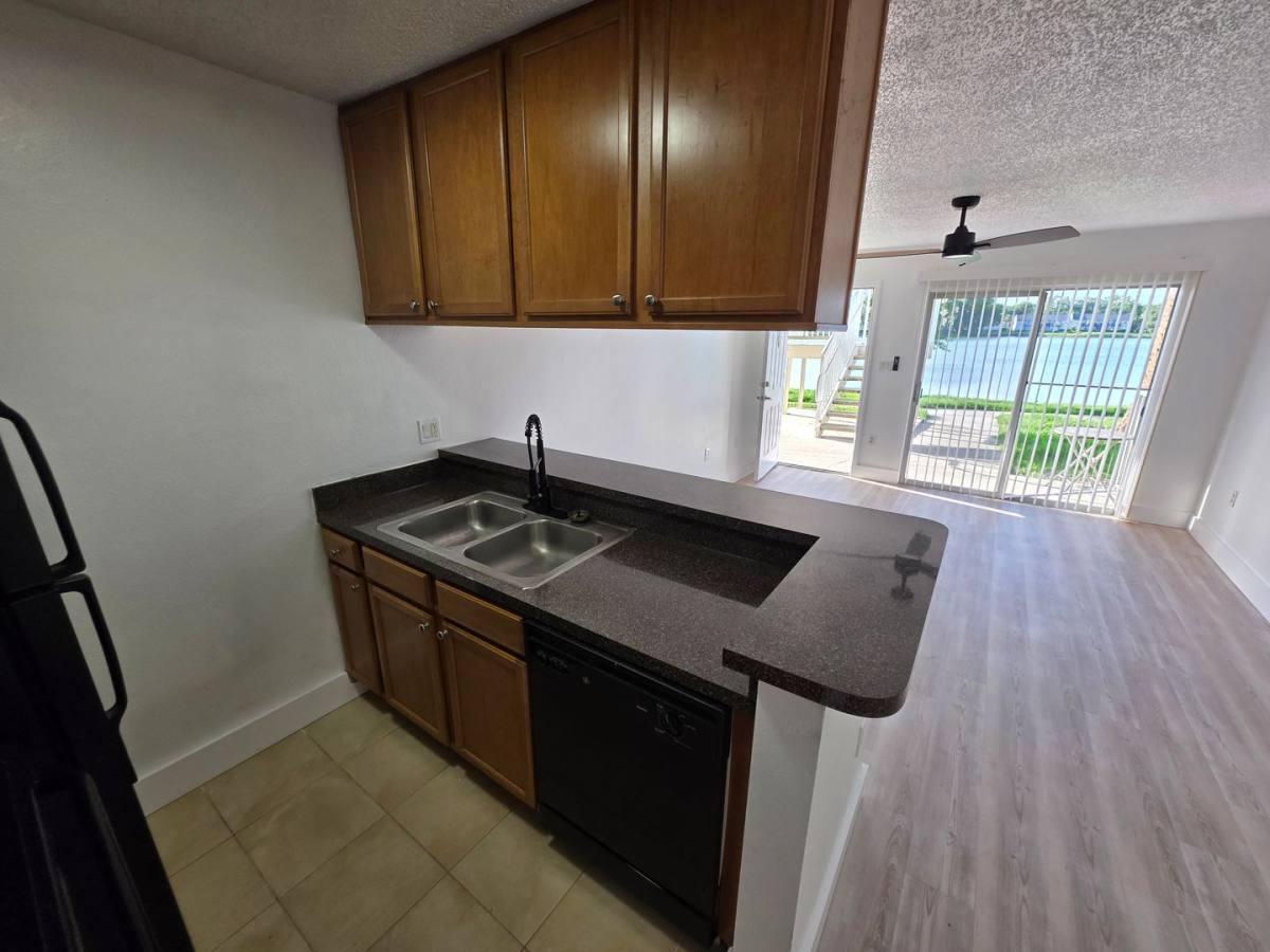 Condo for rent at 220 Lake Parsons Green, Brandon, FL 33511