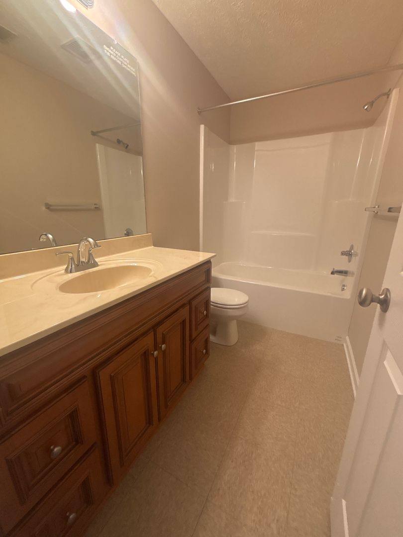 Apartment for rent at 282 Foxworth Dr, Jackson, TN 38305