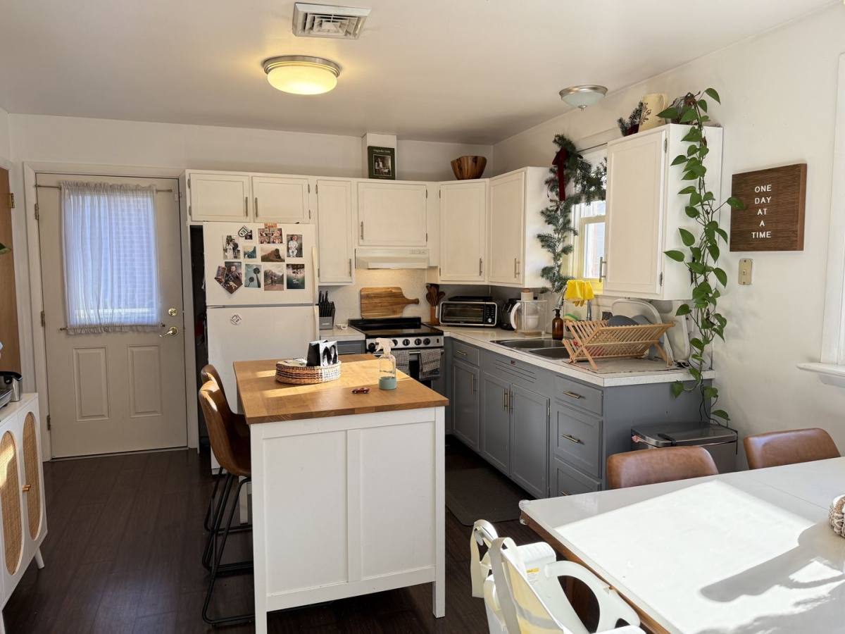 House for rent at 15 E Market St, Lititz, PA 17543