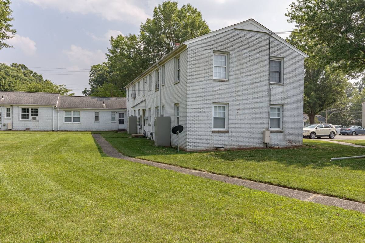 Apartment for rent at 1600 W Front St, Burlington, NC 27215