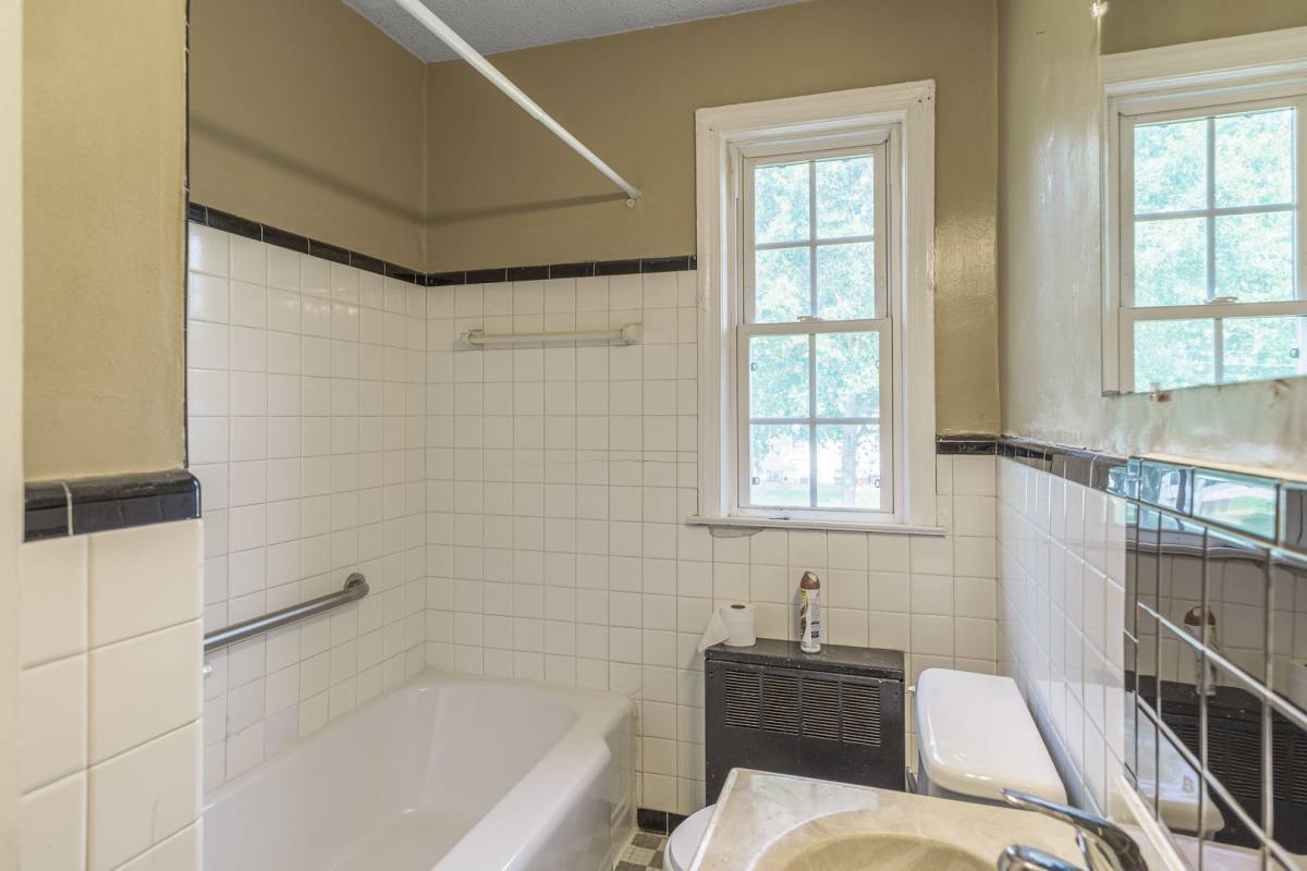 Apartment for rent at 1600 W Front St, Burlington, NC 27215