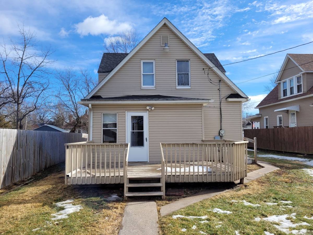House for rent at 1304 25th St, Rock Island, IL 61201
