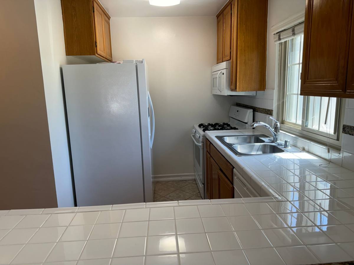 Apartment for rent at 8219 Redlands St, Playa Del Rey, CA 90293