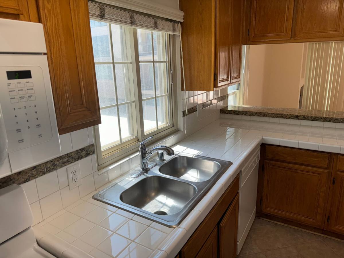 Apartment for rent at 8219 Redlands St, Playa Del Rey, CA 90293