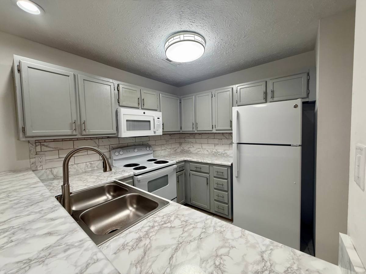 Condo for rent at 1882 Tryon Dr, Fayetteville, NC 28303