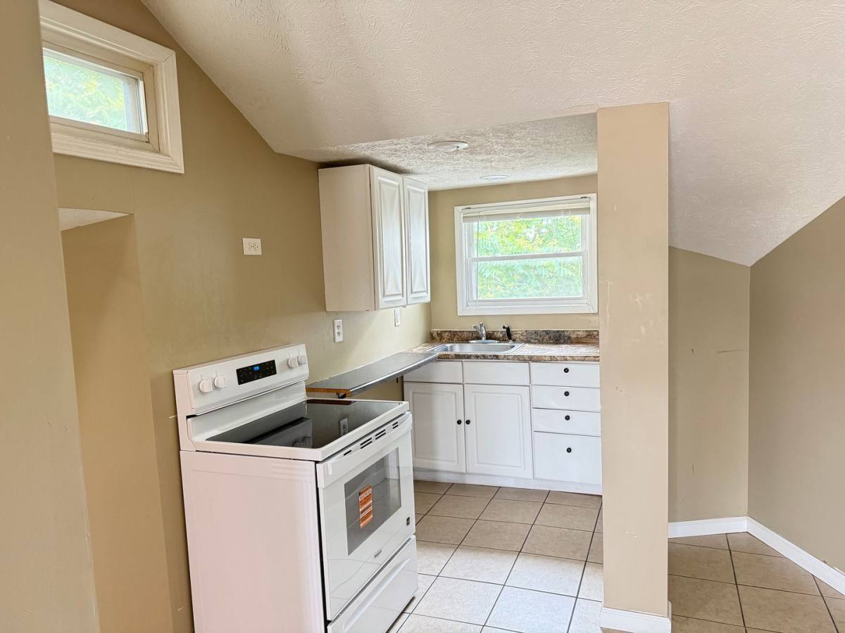 Apartment for rent at 510 W Washington St, Bloomington, IL 61701