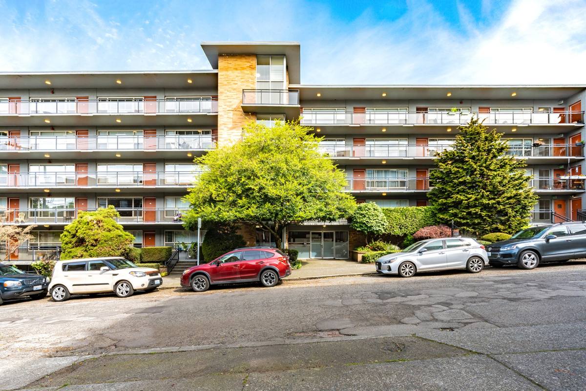 Apartment for rent at 700 E Mercer St, Seattle, WA 98102