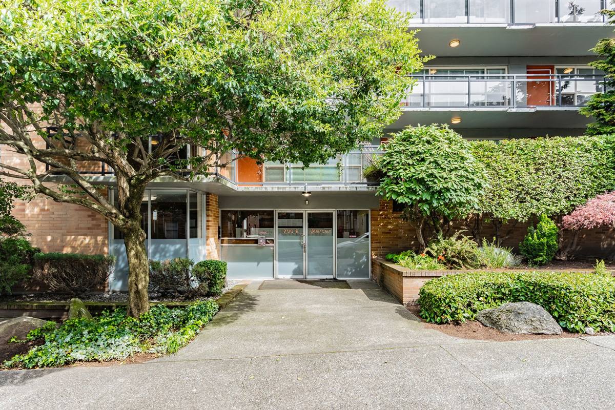 Apartment for rent at 700 E Mercer St, Seattle, WA 98102