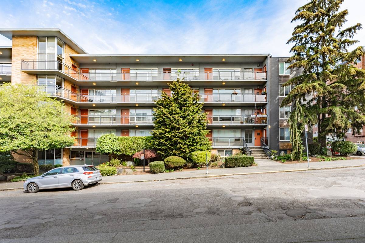 Apartment for rent at 700 E Mercer St, Seattle, WA 98102
